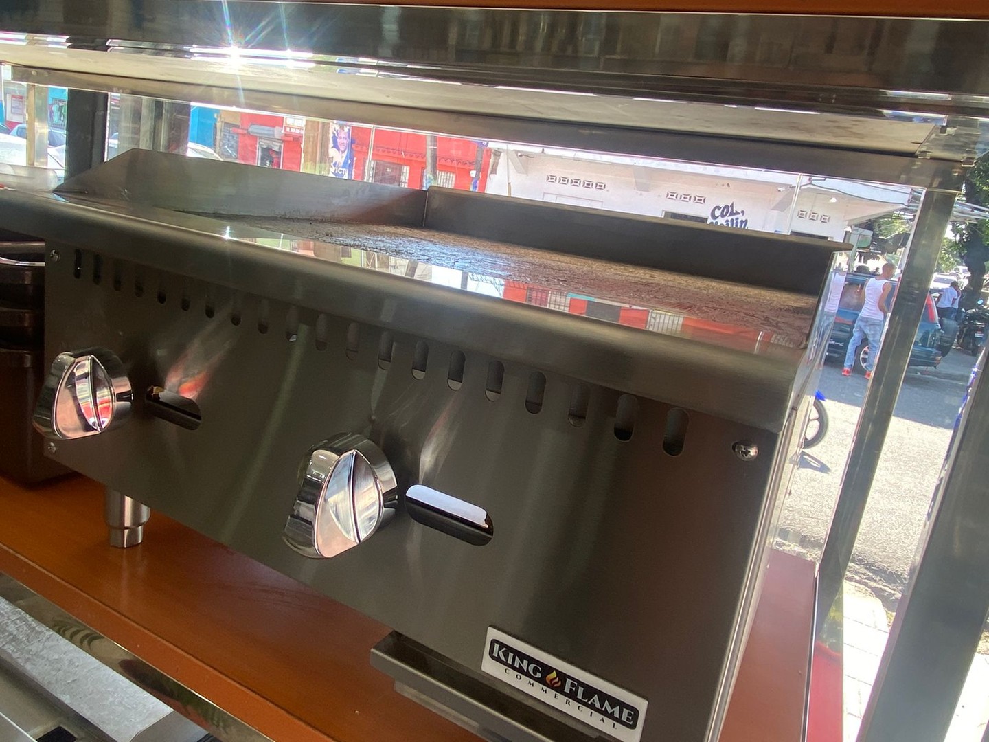 equipos profesionales - Plancha de 24" a Gas 2