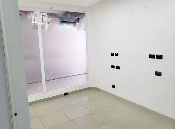 oficinas y locales comerciales - Local en venta en Piantini 5