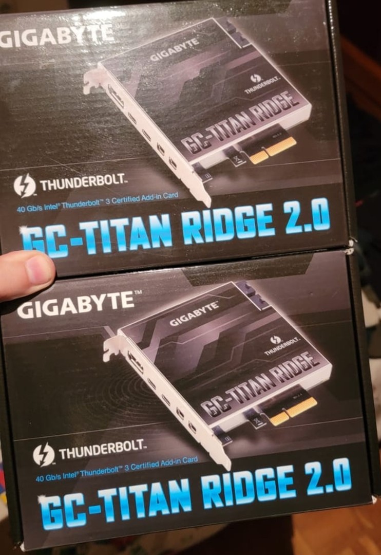 computadoras y laptops -  Thunderbolt  3 Certified add-in card- GC-TITAN RIDGE 2.0 4