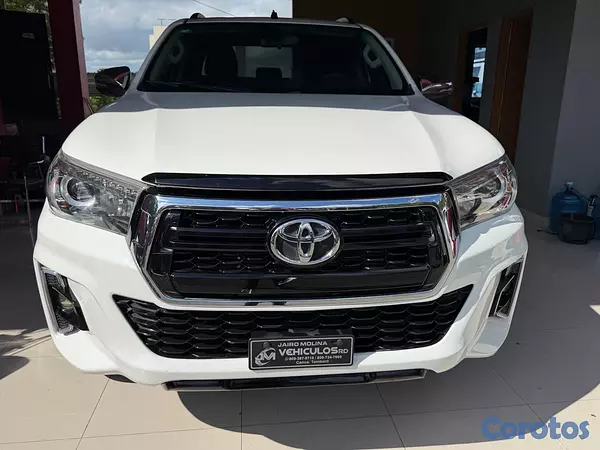 jeepetas y camionetas - Toyota Hilux año 2020 diesel automática  9