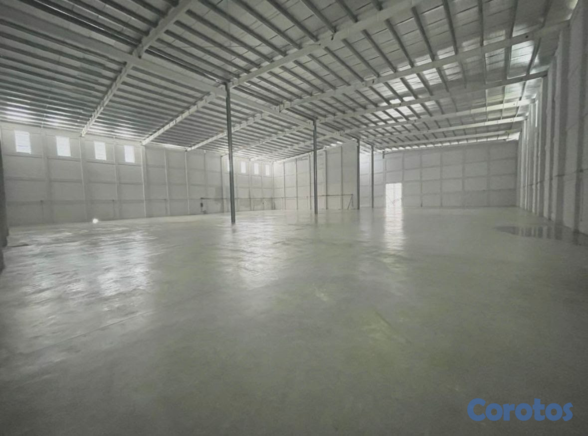 oficinas y locales comerciales - En Alquiler Nave Indusrtrial la Cuaba el Pedregal  3