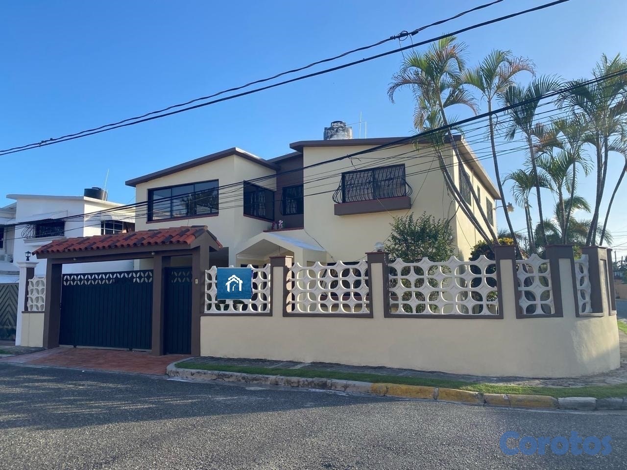 casas - venta de casa con 300mts próximo a la avenida España Santo Domingo este  6