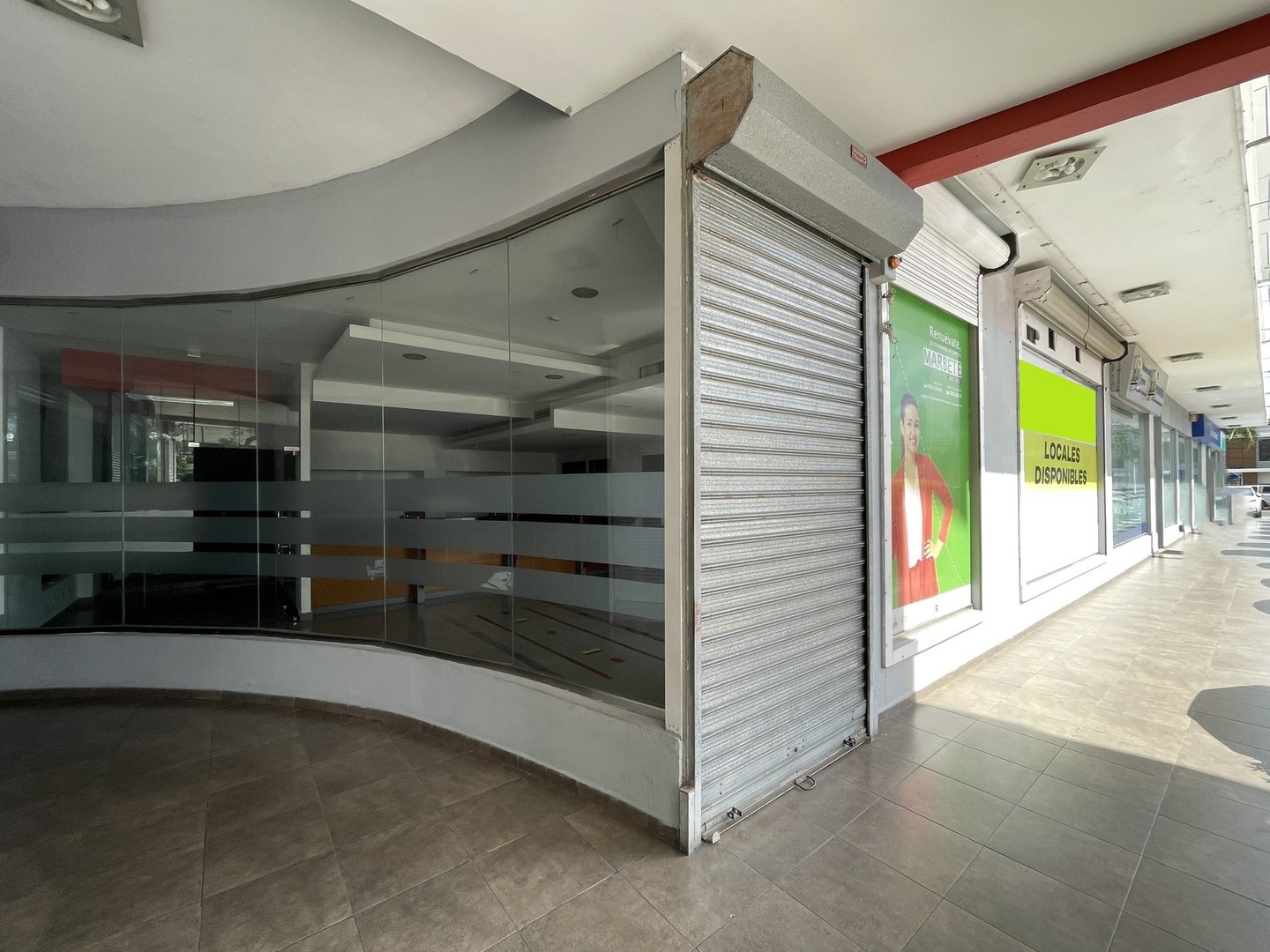 oficinas y locales comerciales - Local comercial 110m2 1er nivel Alma Rosa l 5