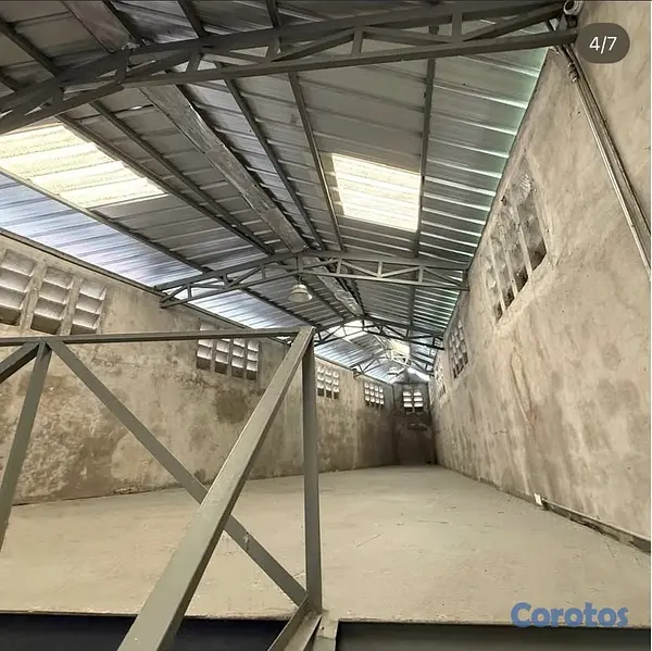oficinas y locales comerciales - nave industrial en zona oriental. 4