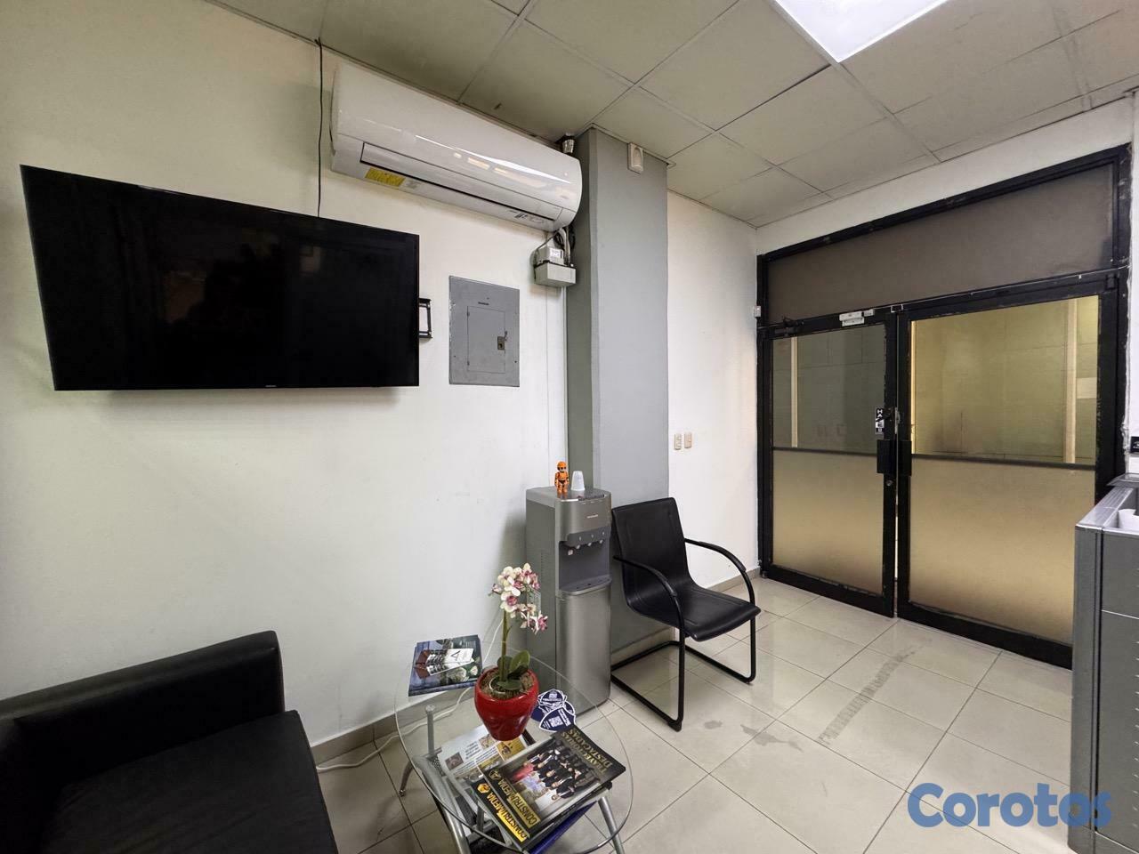 oficinas y locales comerciales - Oficina alquiler Unicentro Piantini Santo Domingo 2