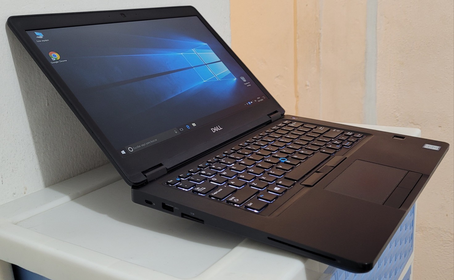 computadoras y laptops - Dell Slim Touch 14 Pulg Core i5 7ma Gen Ram 8gb SSD 512GB Wifi 1