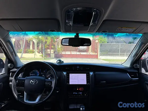 jeepetas y camionetas - Toyota Fortuner Diamond 2022 12