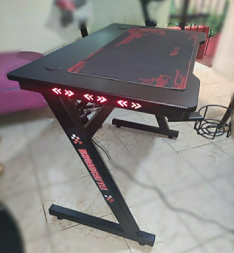 Mesas gaming con luces RGB