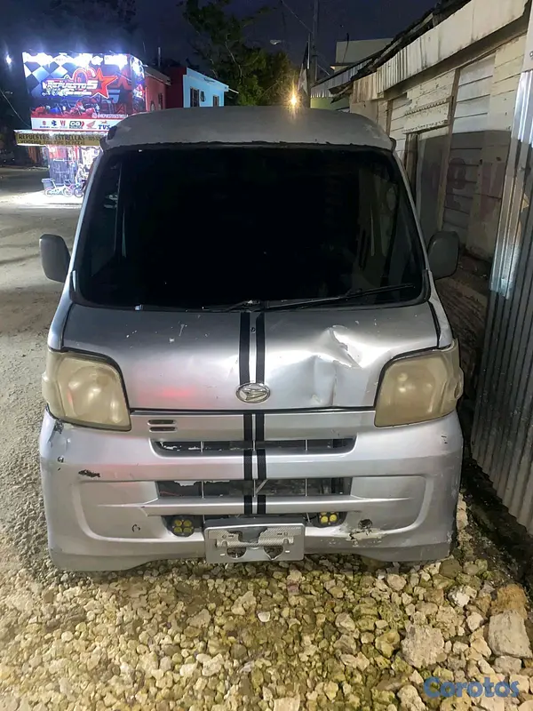 jeepetas y camionetas - usada pero en buen estado  4