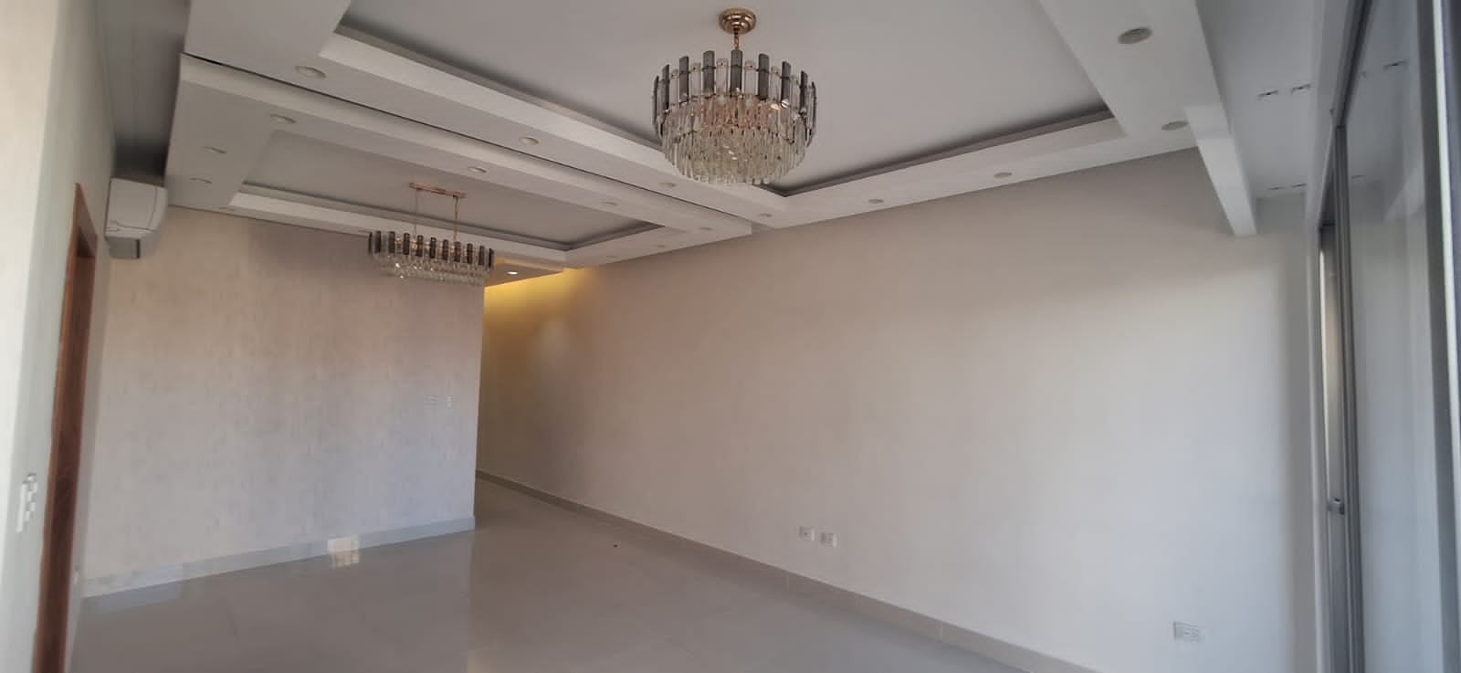 apartamentos - Alquilo un Apartamento con línea blanca de 2 Hab, en el Naco. 9no piso 
$1,800us 0
