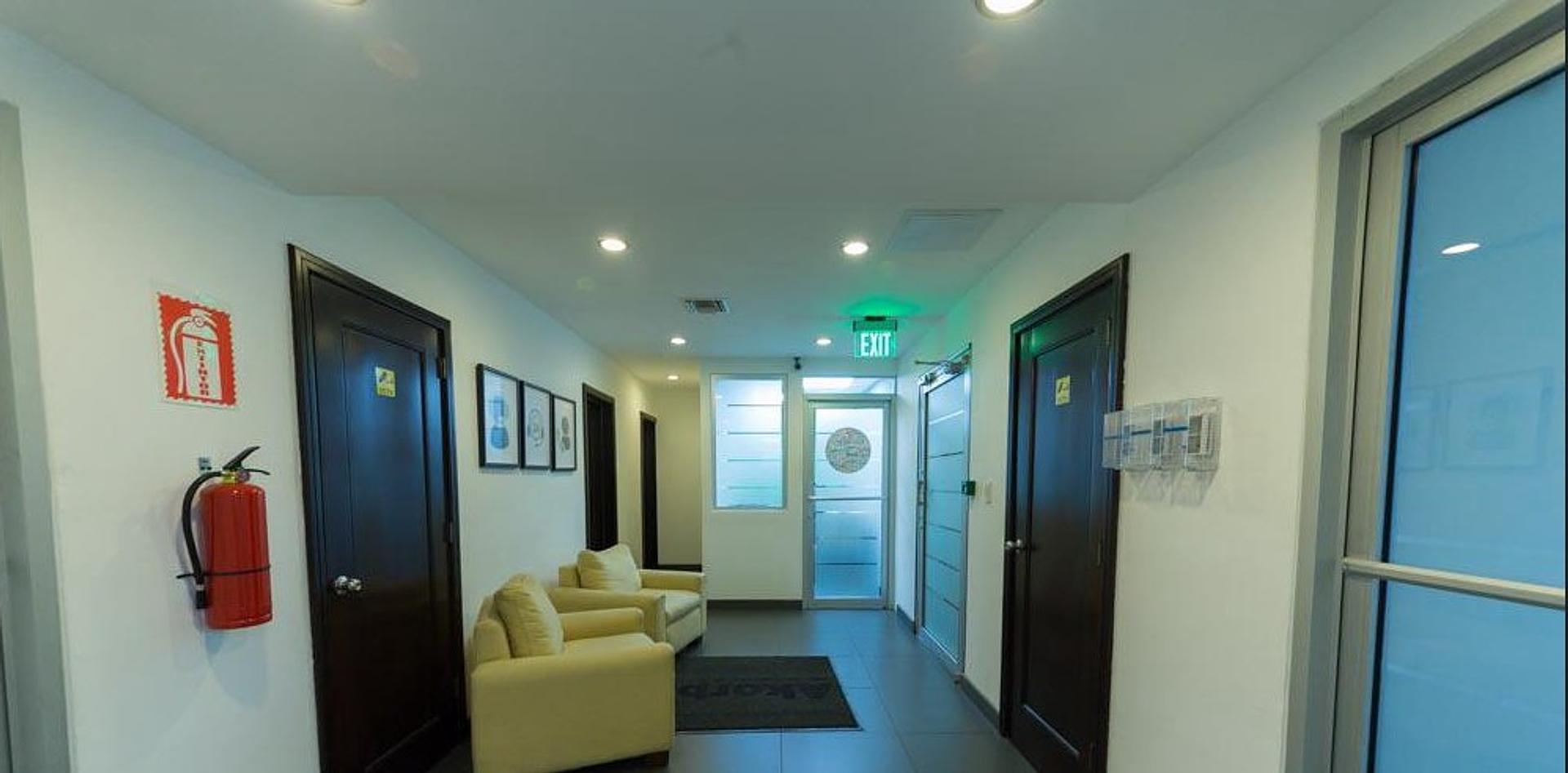 oficinas y locales comerciales - 🔵 Alquilo Oficina  3er piso 400 mts en Naco 
 3