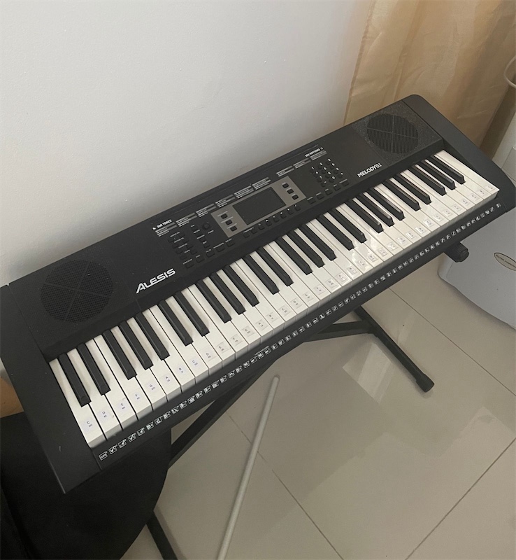 instrumentos musicales - Piano Alesis Melody 61 (USADO)