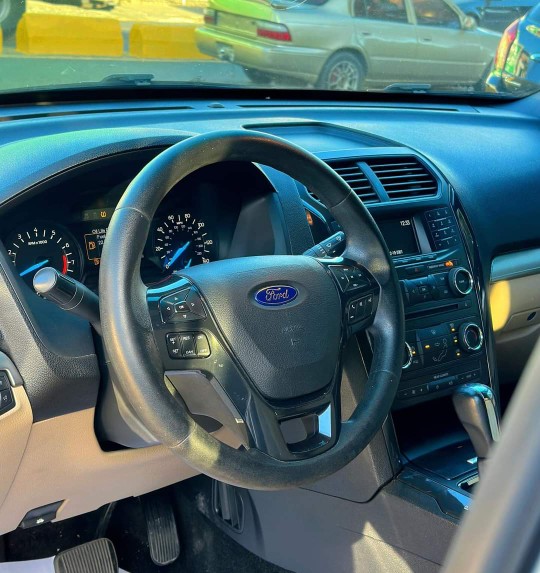 jeepetas y camionetas - Magnífica impecable Ford Explorer 2017 excelente condiciones  5