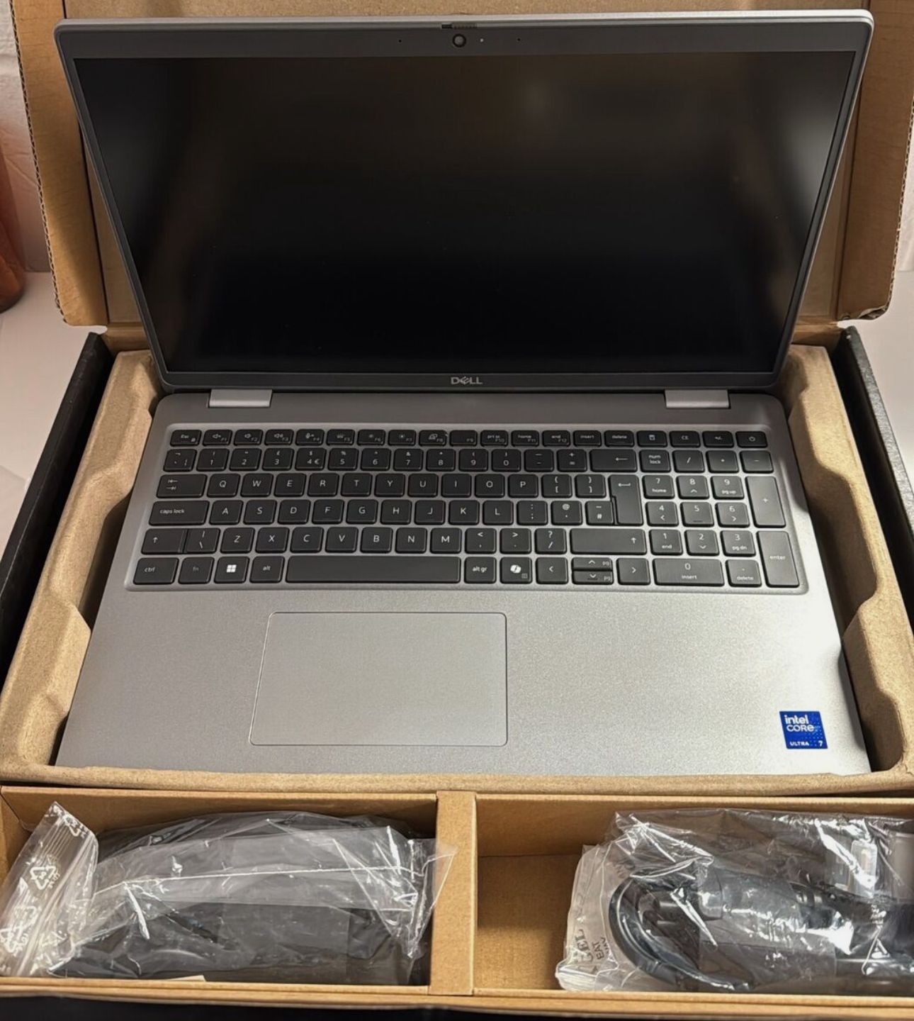 computadoras y laptops - Dell Precision 3591 Ultra 9, 64GB RAM, 1TB SSD,  RTX 2000 Ada, 15.6” FHD, Nueva  1