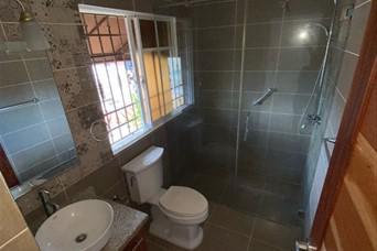 casas - De oportunidad casa de 2 niveles en residencial amelia 4