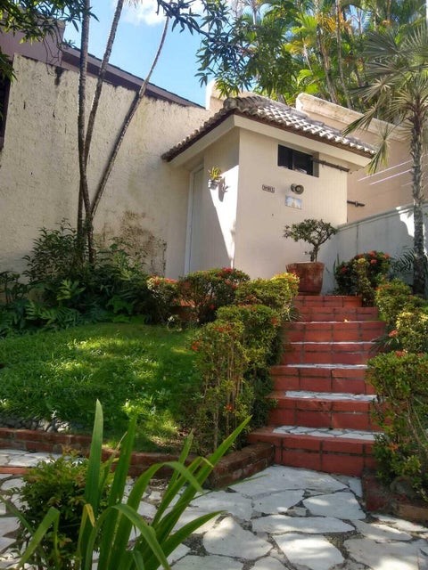 casas - Casa en venta #24-1376 amplia, con cómodas hab. jacuzzi, cocina con desayunador 6
