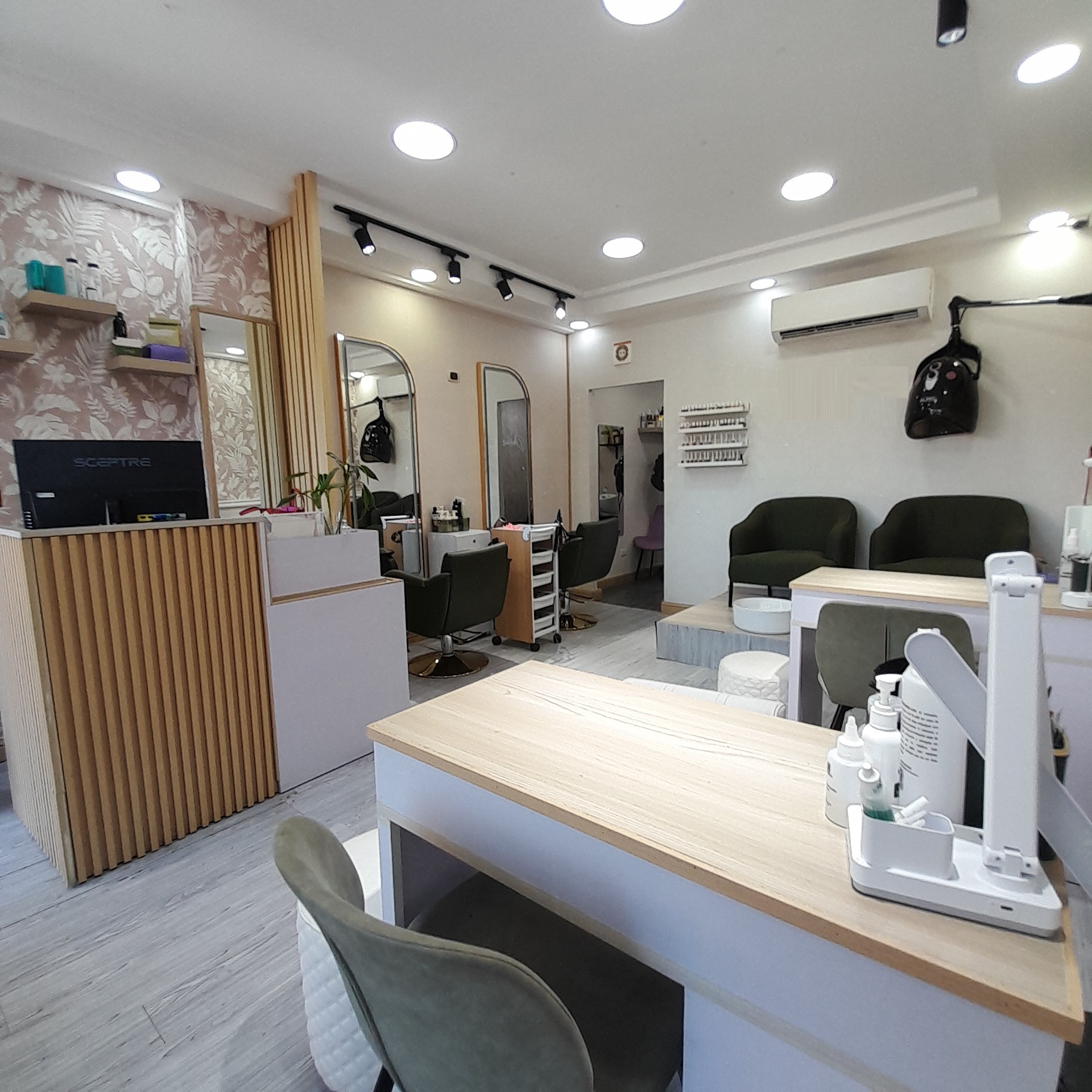 oficinas y locales comerciales - Negocio en venta de Salón de Belleza en Av Sarasot 1