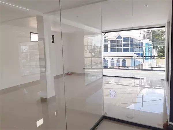 oficinas y locales comerciales - Locales en  el  millon 6