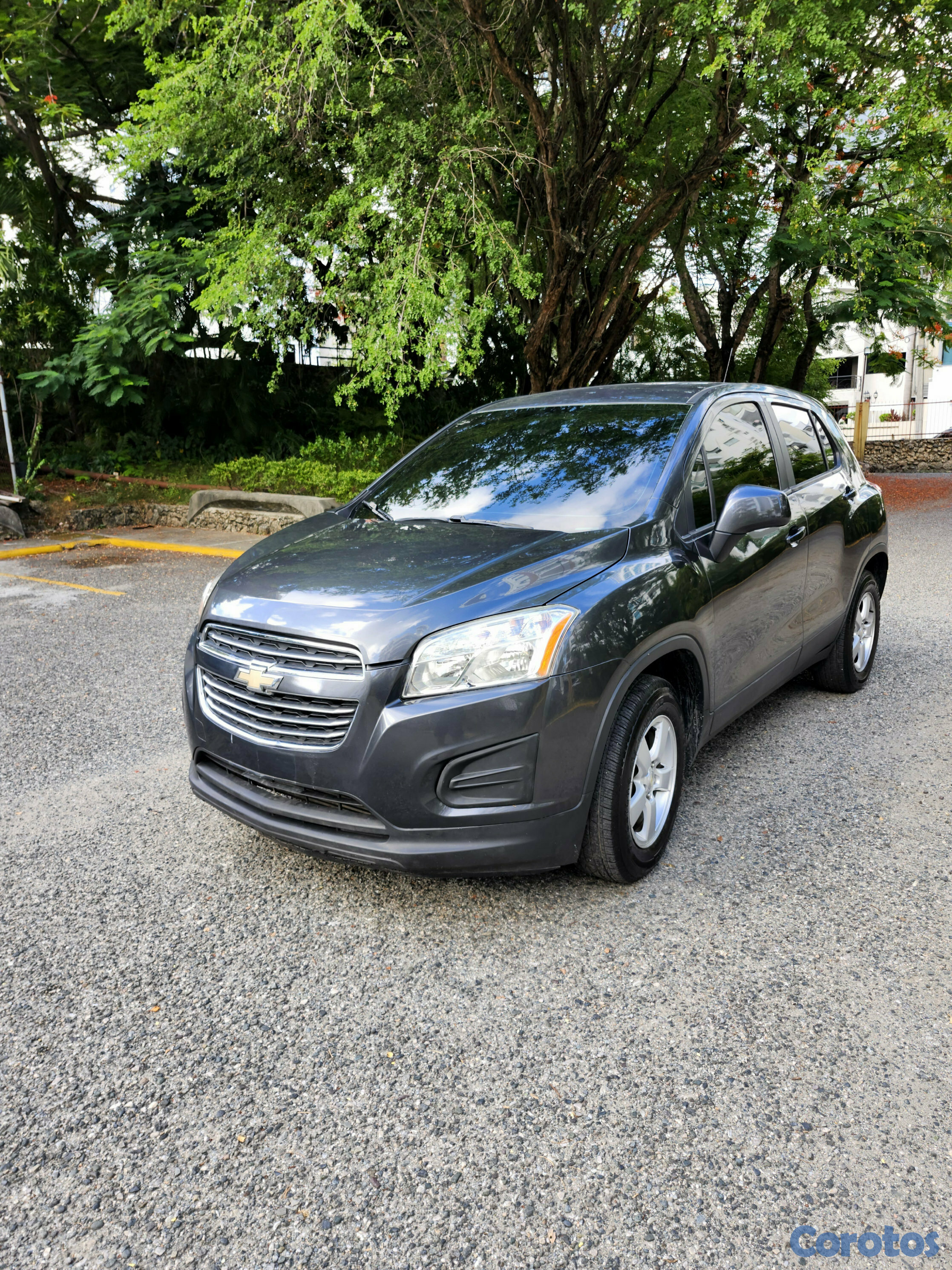 jeepetas y camionetas - Chevrolet Trax LS AWD en excelentes condiciones  3