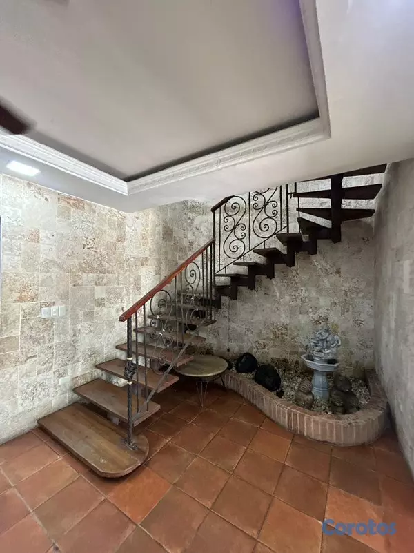 otros inmuebles - Hotel for Sale + Independent Apartment zona coloni 5
