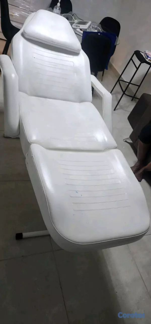 Salud y Equipamiento Médico - Camilla de estetica 3