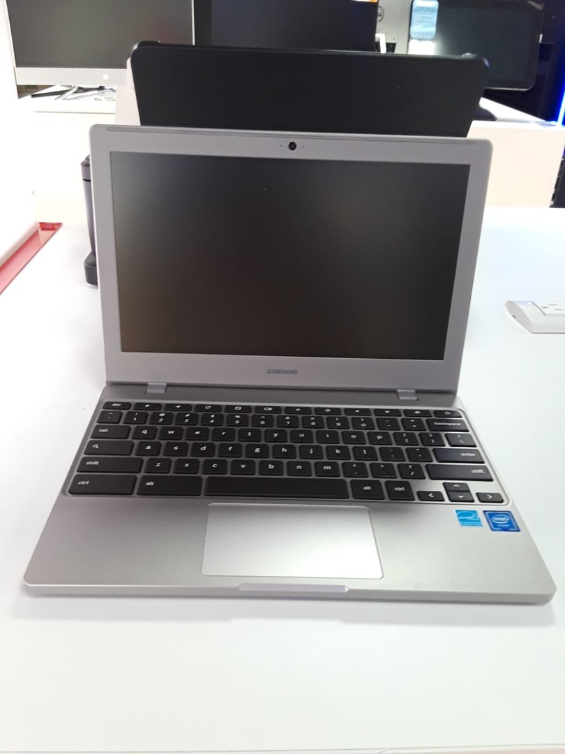 computadoras y laptops - Laptop Samsung Chromebook 4 Chrome OS 11.6"