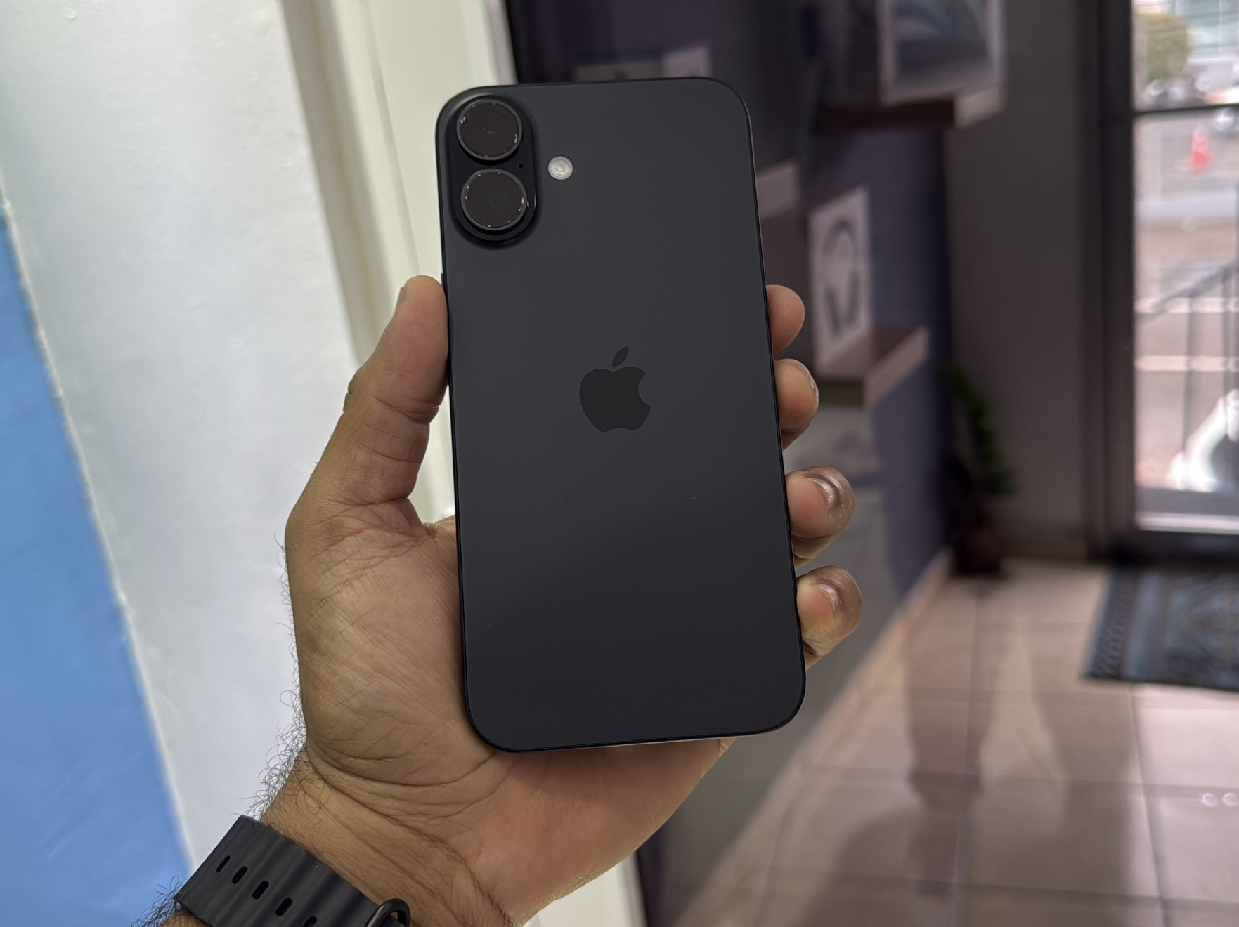 celulares y tabletas - iPhone 16 PLUS 128GB E-SIM Como New $ 53,500 NEG 0