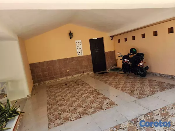casas - En Venta Casa en Arroyo Hondo de 3 habitaciones 6