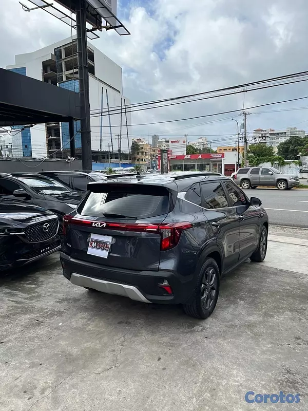 jeepetas y camionetas - Kia Seltos LX 2024
 8