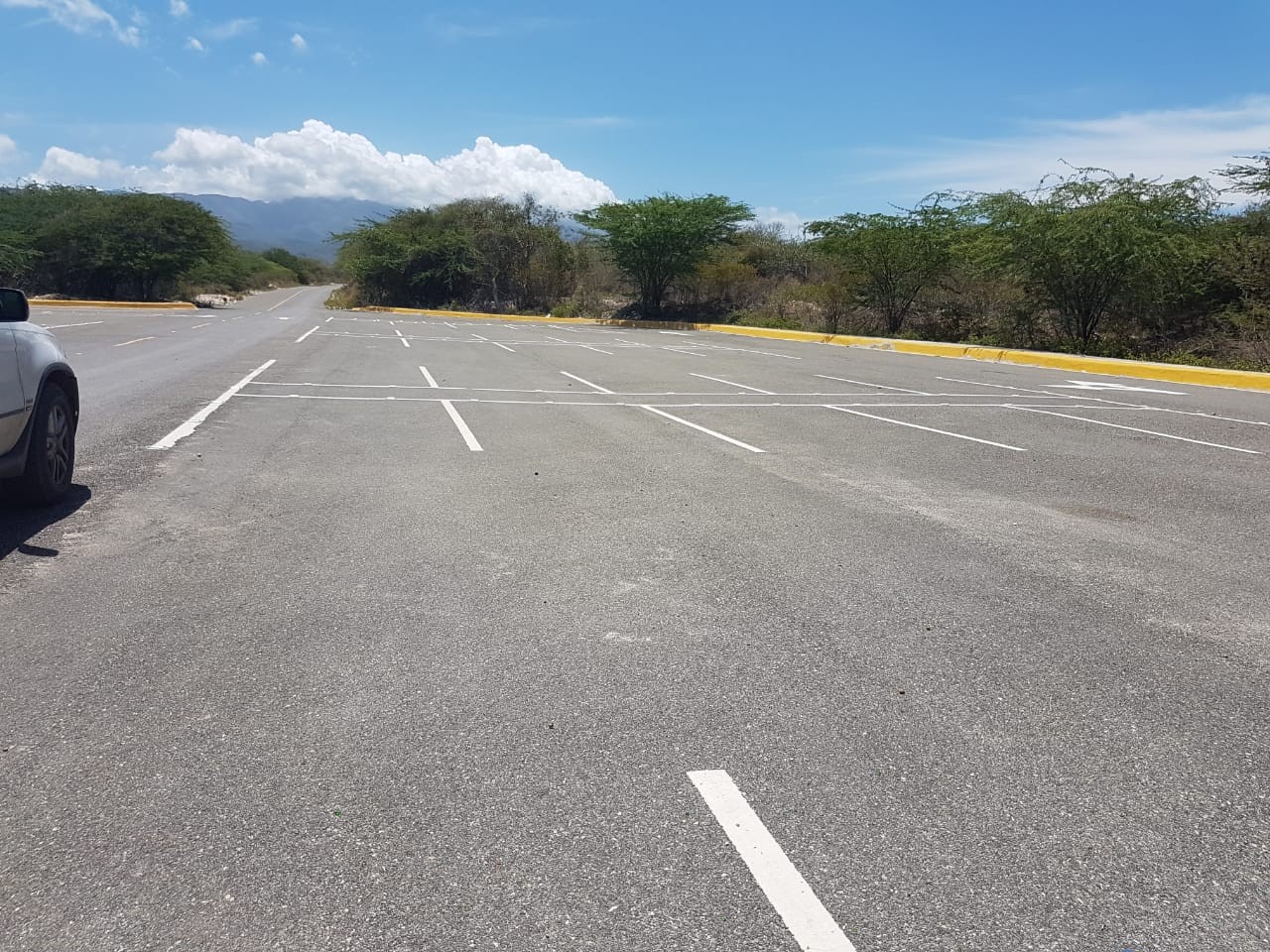 solares y terrenos - solar 5,000,000 mts en Azua  con 1,000 mts de playa
 7