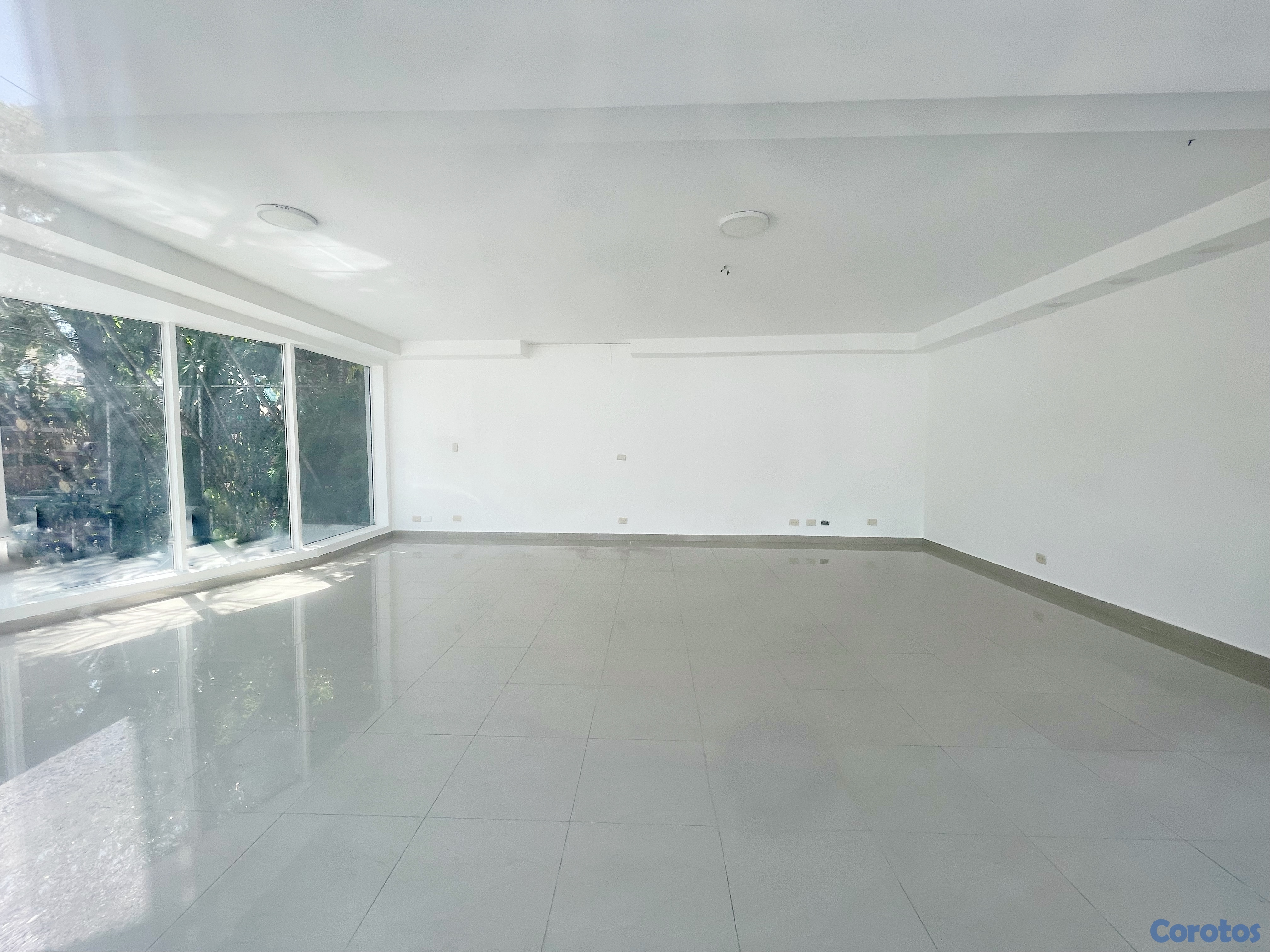 oficinas y locales comerciales - Alquiler local comercial en Bella vista  4