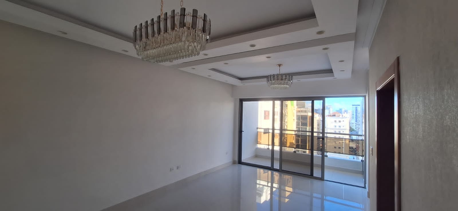 apartamentos - Alquilo un Apartamento con línea blanca de 2 Hab, en el Naco. 9no piso 
$1,800us 4