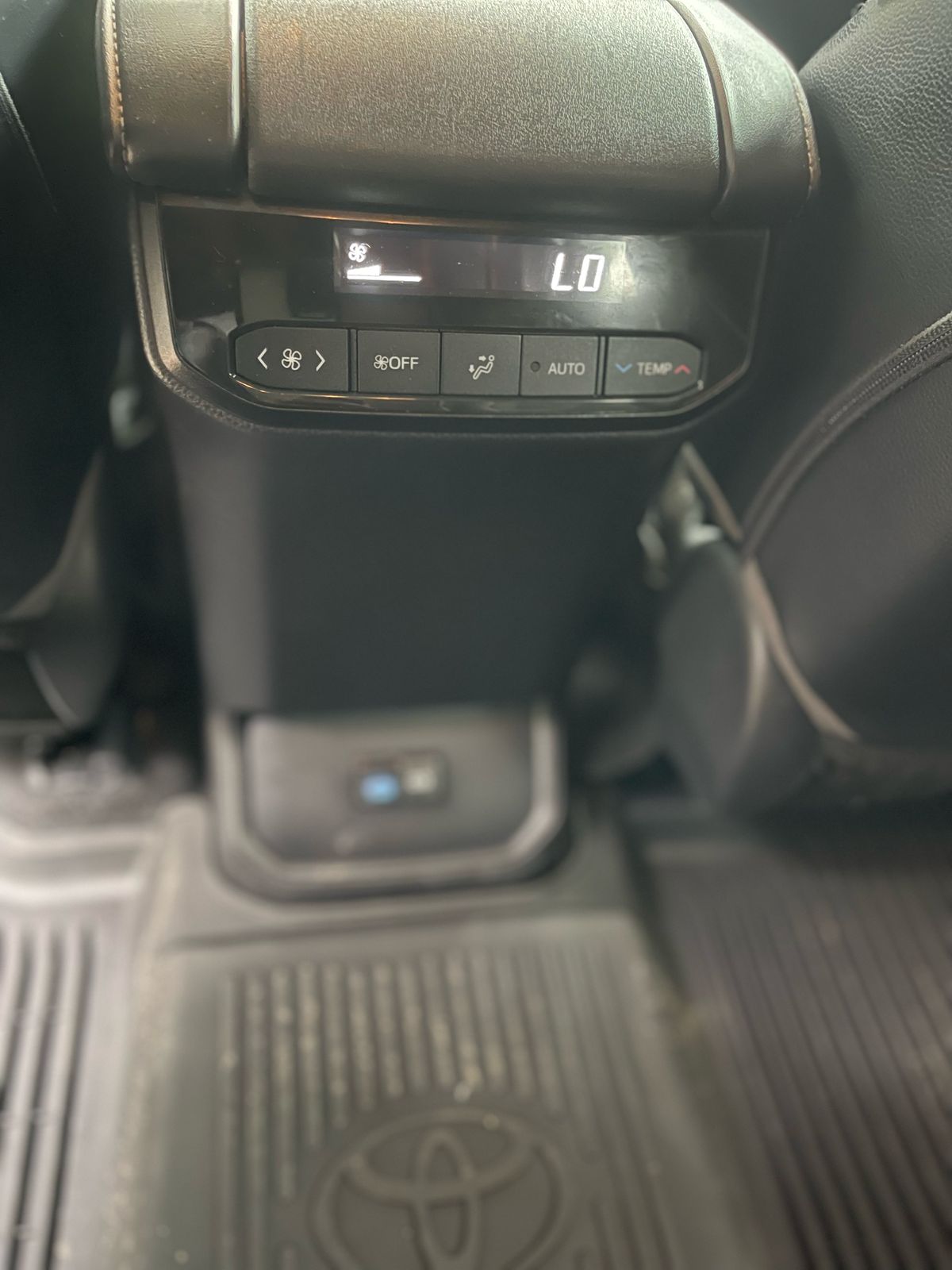jeepetas y camionetas - Toyota higlander xle 2022 4