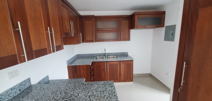 apartamentos - VENTA DE PRIMER NIVEL CON PATIO EN LOS LLANOS DE GURABO 5