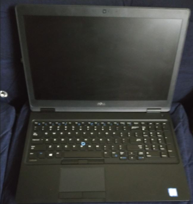 computadoras y laptops - Laptop Dell i5 2.60GHZ, 7ma G, 8GB RAM, 256Disco Sólido