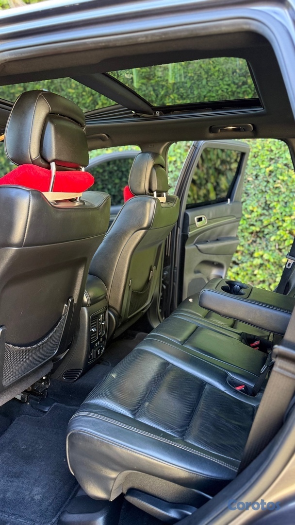 jeepetas y camionetas - Jeep Grand Cherokee Overland 2014 4x4 $799,000 6