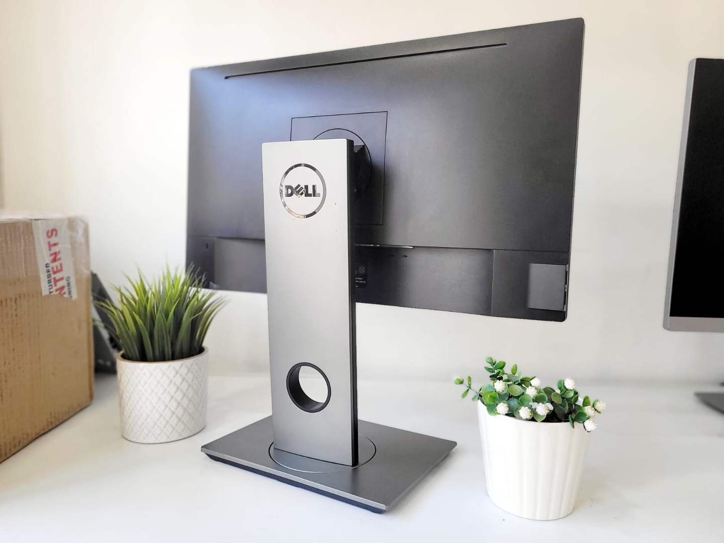 computadoras y laptops - Monitor Dell IPS 22 PLG, HDMI - DISPLAY PORT  VGA  1