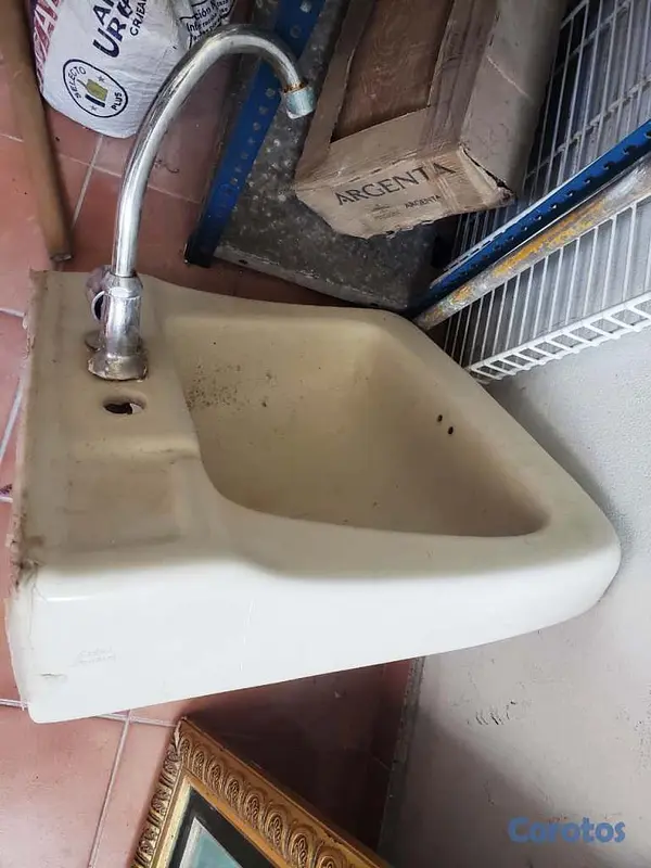 decoración y accesorios - Lavamanos y dos duchas triples 11