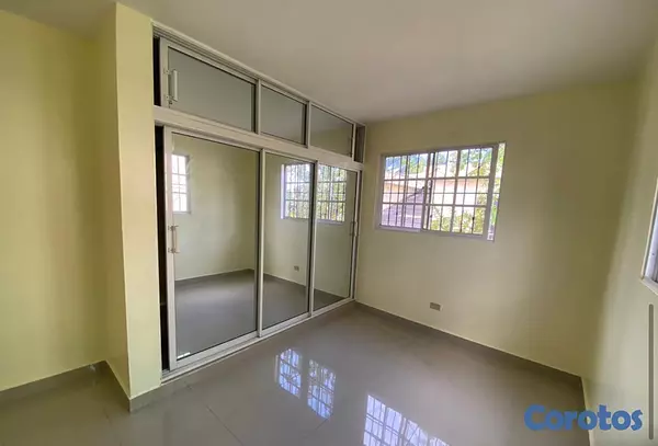 casas - Venta de casa de 2 niveles en charles de Gualle 3