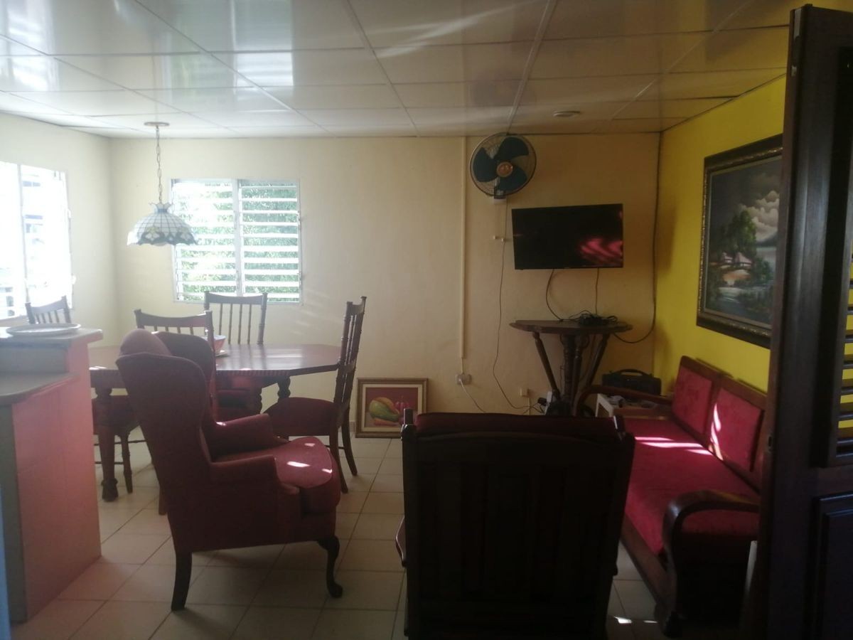 apartamentos - Venta de Edificio de 3 niveles en Zona Colonial 1