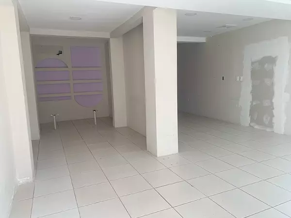 oficinas y locales comerciales - Local en los prados  2
