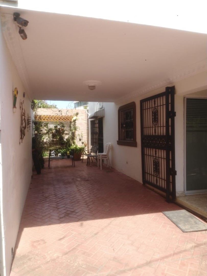 casas - Se vende casa en Av. Independencia 1