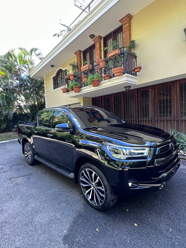 jeepetas y camionetas - Toyota hilux 2022 8