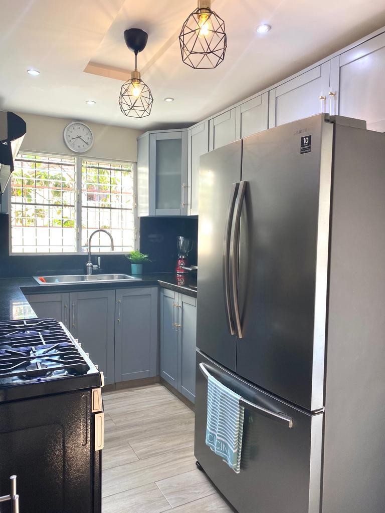 casas - Se vende casa en hermosa casa en Arroyo Hondo cerca de Ikea Y Galería 360 3