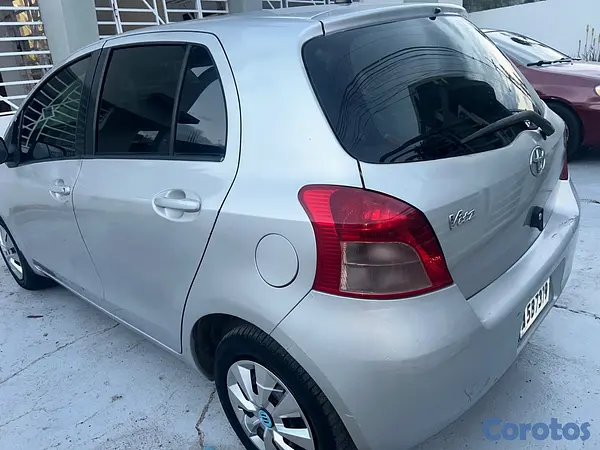 carros - Toyota Vitz 2007 4 Cilindros 14