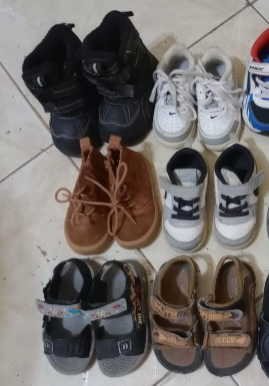 ropa y zapatos - Se venden esos pares de zapatos de niños de menos de 2 @ños  1