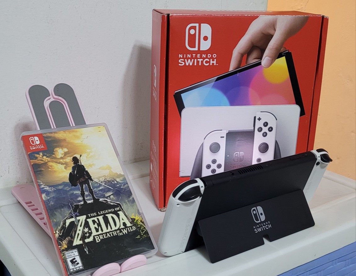consolas y videojuegos - Nintendo Switch oled Completo con un juego Zelda 1
