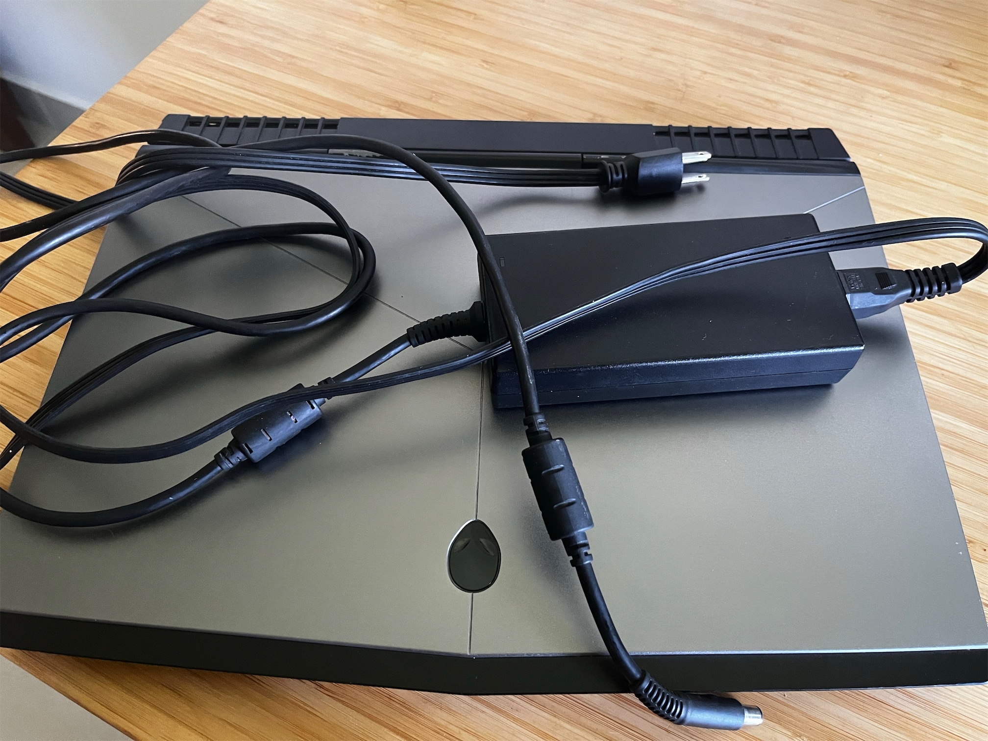 computadoras y laptops - Alienware 15 R3 2