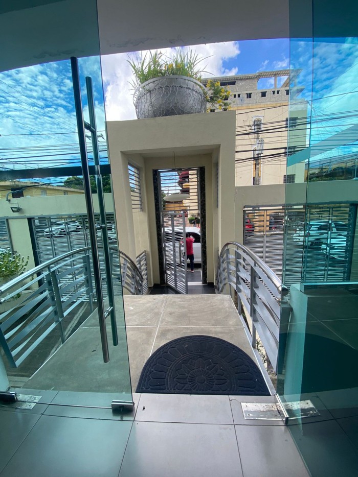 apartamentos - Espacioso apartamento ubicado en la exclusiva zona de ALMA ROSA
 5