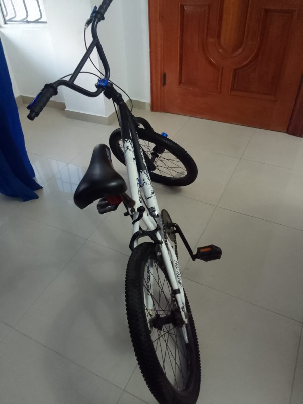 bicicletas y accesorios - Vendo bicicleta FS 20, como nueva.. gomas nuevas. Todo funciona muy bien
 2